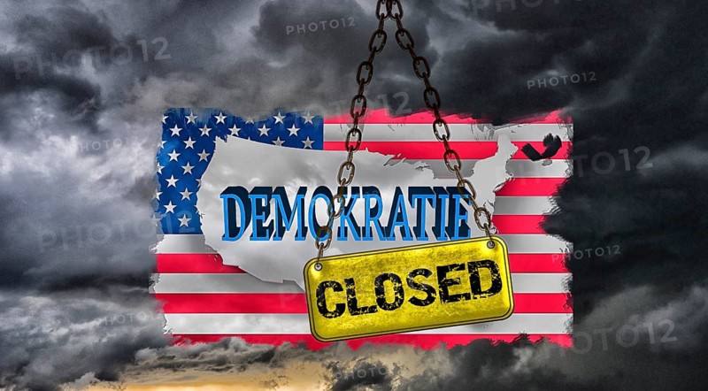 Symbolic image, USA, democracy by storm, freedom, individuality, social groups, humanity, freedom of the press, journalism, journalists, politics, dissenters, fundamental rights and freedoms, Basic Law, constitution, autocracy as a new form of government, freedom of opinion, future, security, dictatorship, oppression, arbitrariness, open life, impact on Germany, Europe, world