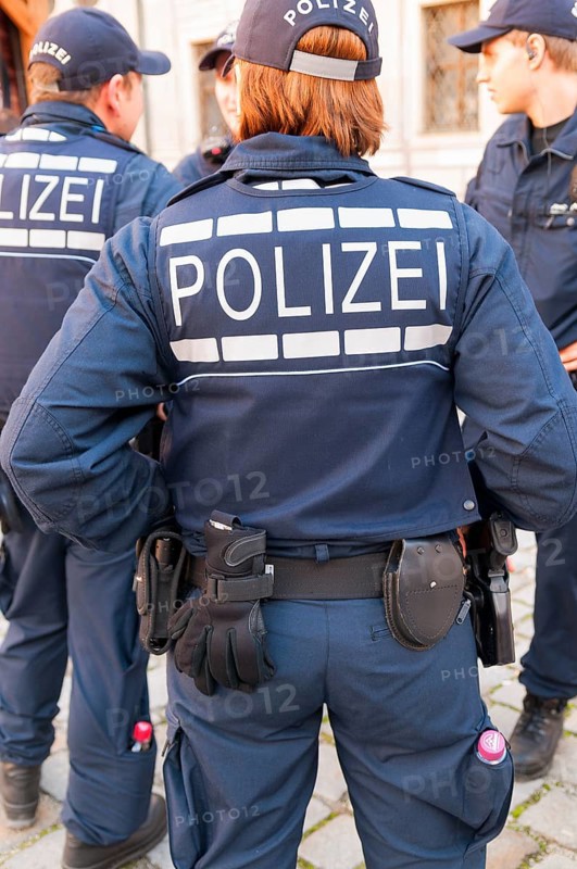 Police officer from behind, Munich