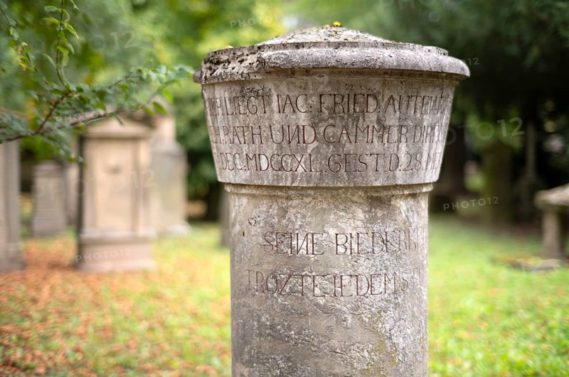 Gravestone, grave, graves, inscription, Hoppenlauf cemetery, oldest preserved cemetery in Stuttgart, autumn leaves, autumn, autumnal, Baden-Württemberg, Germany