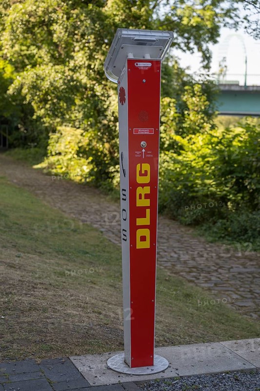 Emergency call pillar, SOS, DLRG, Mülheim an der Ruhr, Rurgebiet, North Rhine-Westphalia, Germany