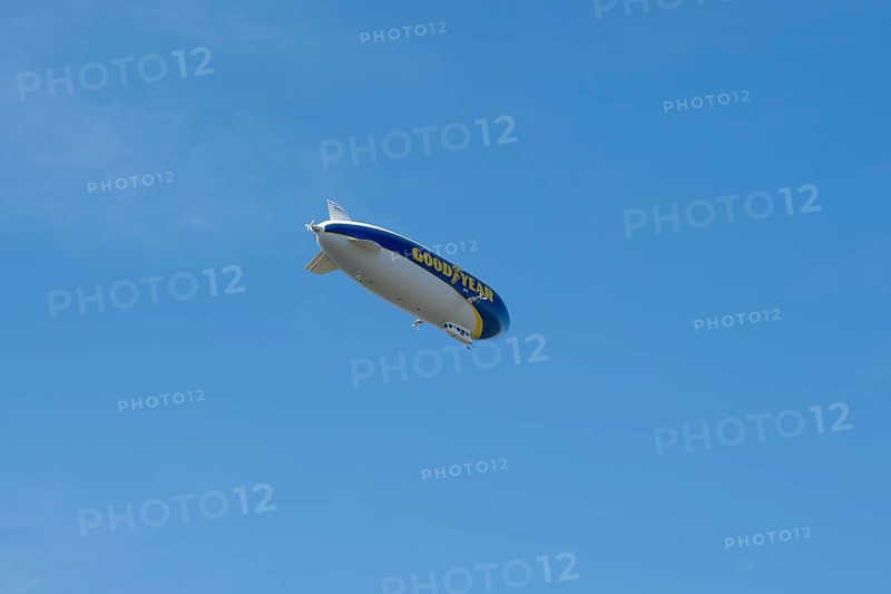 Zeppelin NT, airship in the sky, Mülheim an der Ruhr, Rurgebiet, North Rhine-Westphalia, Germany