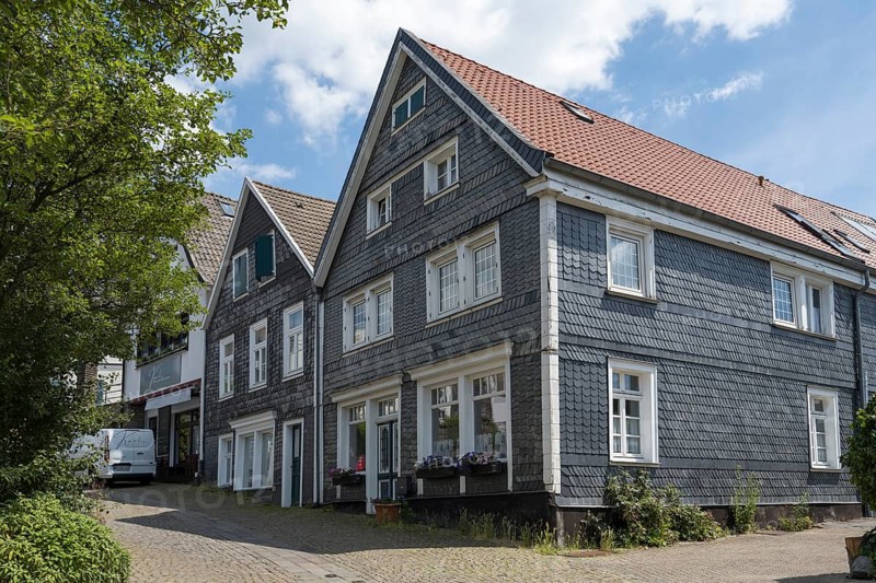 Slate-clad houses, Old Town, Kettwig, Essen, Rur region, North Rhine-Westphalia, Germany