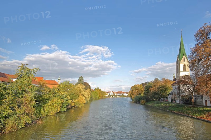 Collegiate church of St. Moriz built 14th century on the Neckar in autumn, Neckar riverbank, cityscape, river landscape, Rottenburg am Neckar, Neckar valley, Baden-Württemberg, Germany