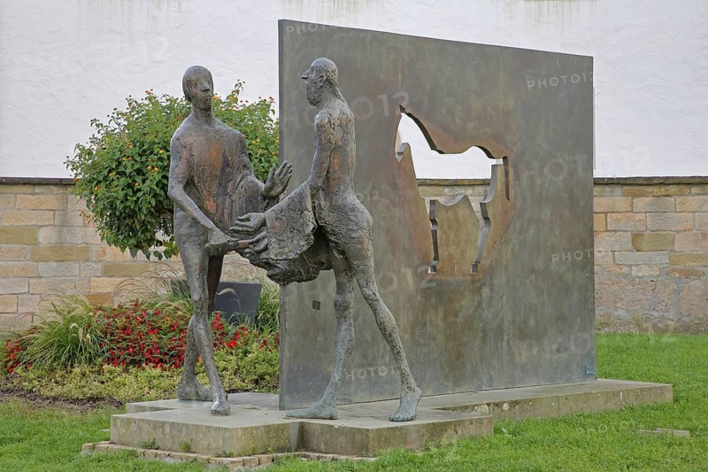 Sculpture Martin of Tours by Karl Ulrich Nuss, Saint Martin sharing his cloak with a beggar, symbol of Christian charity, horse figure, modern art, bronze sculptures, sharing, giving, taking, caring, Caritas, Martinusweg, pilgrimage route, Bischöfliches Ordinariat, Eugen-Bolz-Platz, Rottenburg am Neckar, Neckartal, Baden-Württemberg, Germany