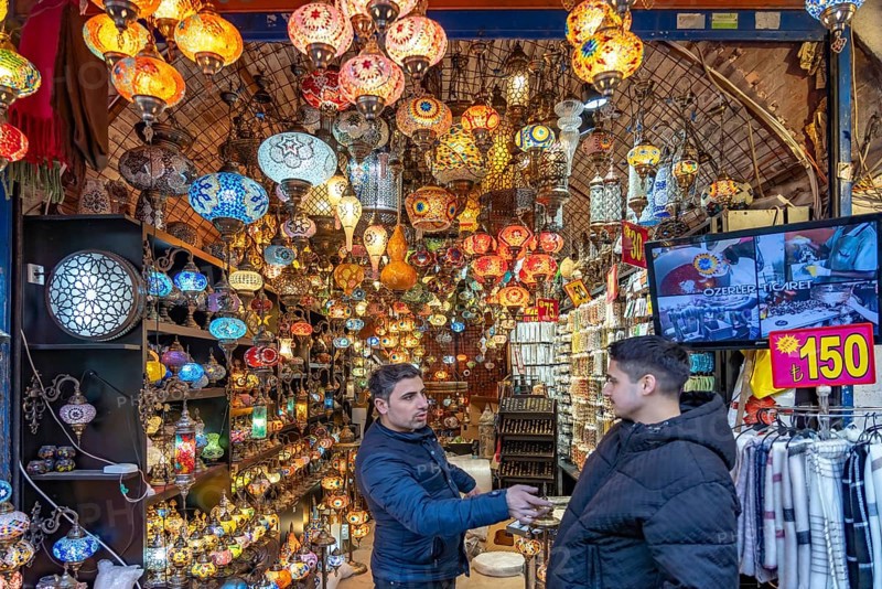 Colourful lights at the Egyptian Bazaar Misir Çarsisi or Spice Bazaar in Eminönü, Istanbul, Turkey