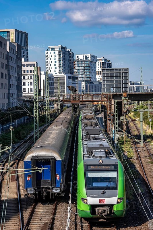 Wehrhahn station, railway line in Düsseldorf, along Toulouser Allee, residential area, office building, on former railway facilities, freight yard, industrial estates, tram, S-Bahn, regional train, North Rhine-Westphalia, Germany