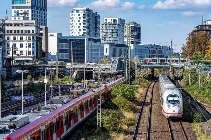 Wehrhahn railway station, railway line in Düsseldorf, along Toulouser Allee, residential area, office building, on former railway premises, goods station, industrial estates, ICE, S-Bahn, North Rhine-Westphalia, Germany