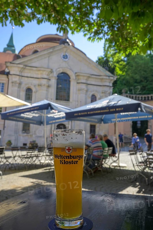 Biergarten Kloster Weltenburg, Kelheim, Bayern, Deutschland