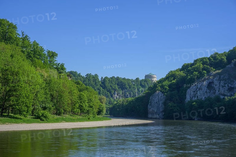 Blick zur Befreiungshalle, Schifffahrt Donaudurchbruch, Kelheim, Bayern, Deutschland