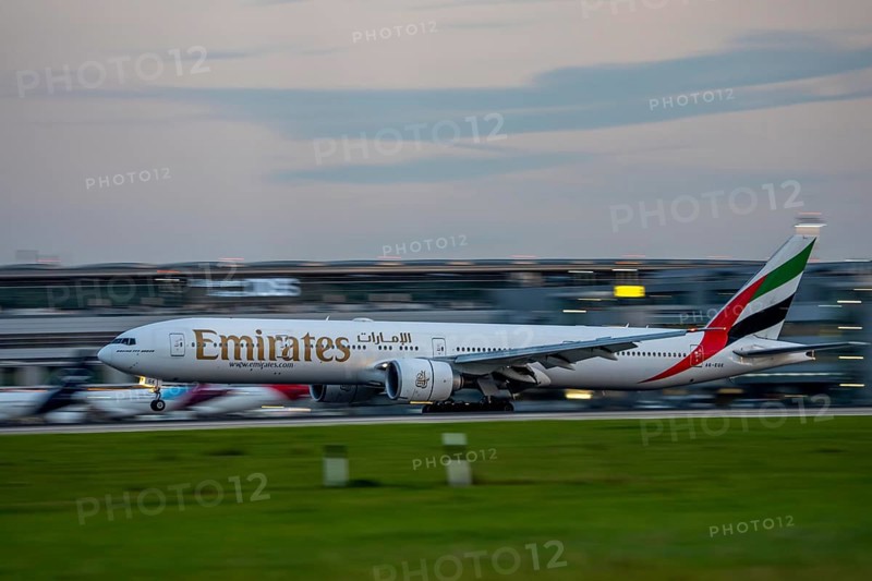 Emirates Boeing 777-300, lands at Düsseldorf Airport, North Rhine-Westphalia, Germany