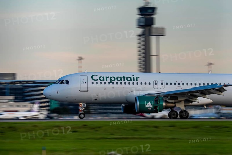 Carpatair Airbus A320, landing at Düsseldorf Airport, North Rhine-Westphalia, Germany