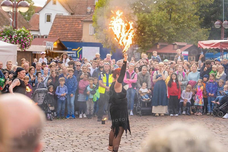 A fire dancer gives an impressive performance in front of an enthusiastic crowd, Feuernacht, Sindelfingen, Germany