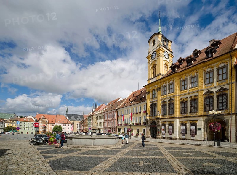 Old town centre and town hall in Baroque style, protected cultural monument, Roland Fountain, market square, Cheb, Eger, Egerland, Bohemia, Czech Republic, Czech Republic