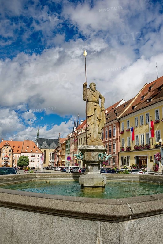 Old town centre and town hall in Baroque style, protected cultural monument, Roland Fountain, Roland statue, market square, Cheb, Cheb, Egerland, Bohemia, Czech Republic, Czech Republic