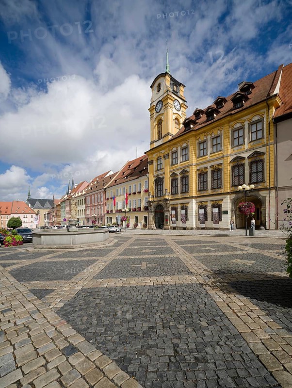 Old town centre and town hall in Baroque style, protected cultural monument, Roland Fountain, market square, Cheb, Eger, Egerland, Bohemia, Czech Republic, Czech Republic