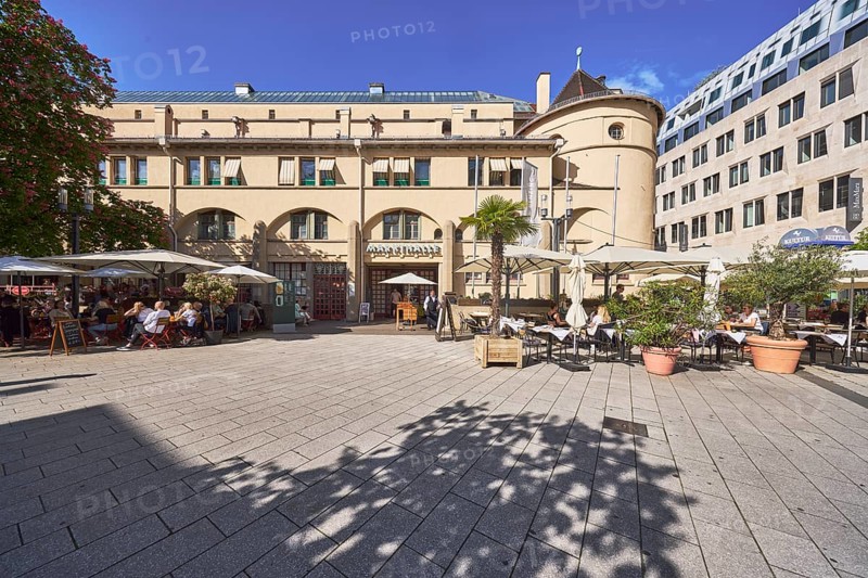 Market hall, historic building, architect Martin Elsaesser, shopping, pedestrian zone, restaurant, outdoor area with parasols, trees, blue sky, cloudless, Sporerstraße, Stuttgart, state capital, Stuttgart city district, Baden-Württemberg, Germany