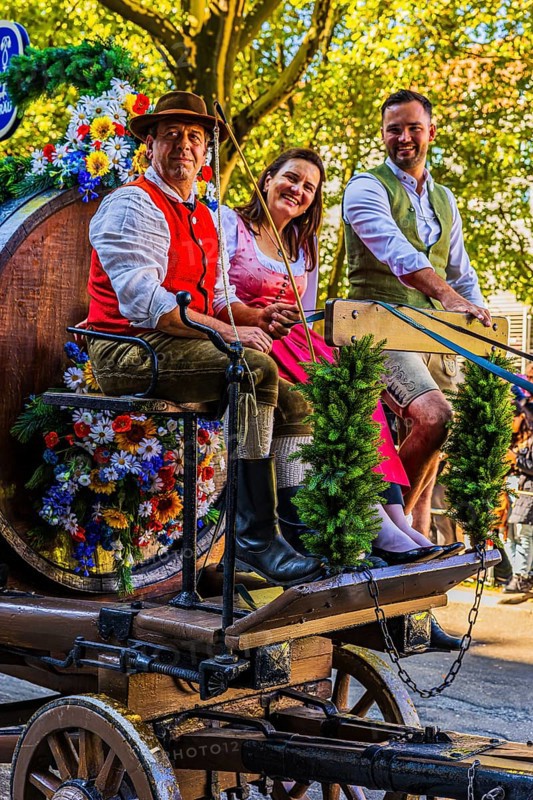 Barrel wagon with the landlady of the Löwenbräu marquee Stephanie Spendler, Oktoberfest, Munich, Upper Bavaria, Bavaria, Germany