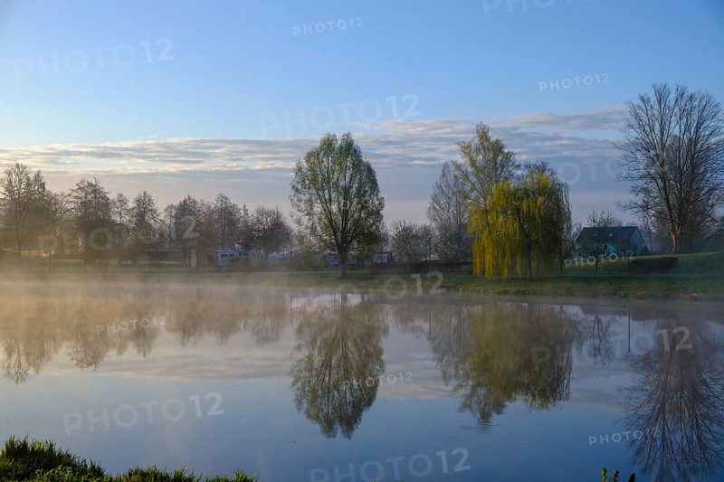 Motorhome site, morning mood, fog at the Fischhof, Tirschenreuth, Upper Palatinate, Bavaria, Germany