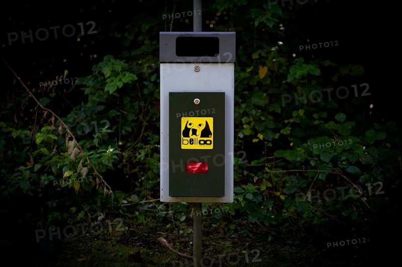 Belloo, belloo-combi-luca, logo, on dispenser for dog excrement bags, bag, bag dispenser for dog excrement, Eichwald near Sursee, Canton Lucerne, Switzerland