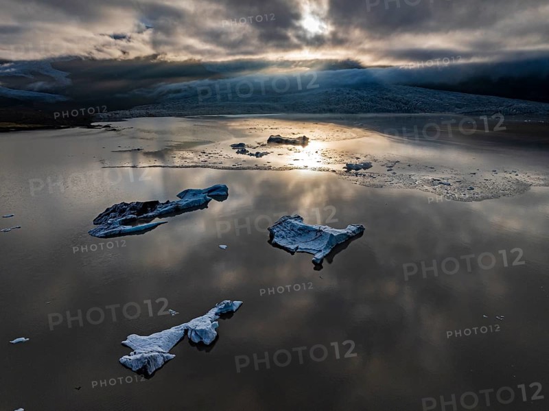 Icebergs, ice floes, glacial lake, glacier, summer, evening mood, aerial view, Fjallsjökull, Vatnajökull National Park, Iceland
