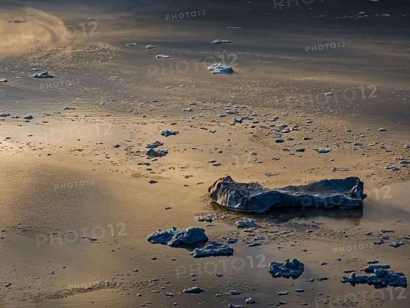 Icebergs, ice floes, glacial lake, summer, evening mood, aerial view, Fjallsjökull, Vatnajökull National Park, Iceland