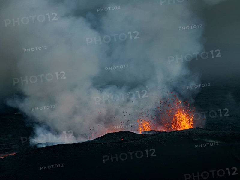 Lava, lava field, ash cloud, volcanic eruption, Sundhnúkur crater chain, July 2025, Reykjanes Peninsula, Iceland
