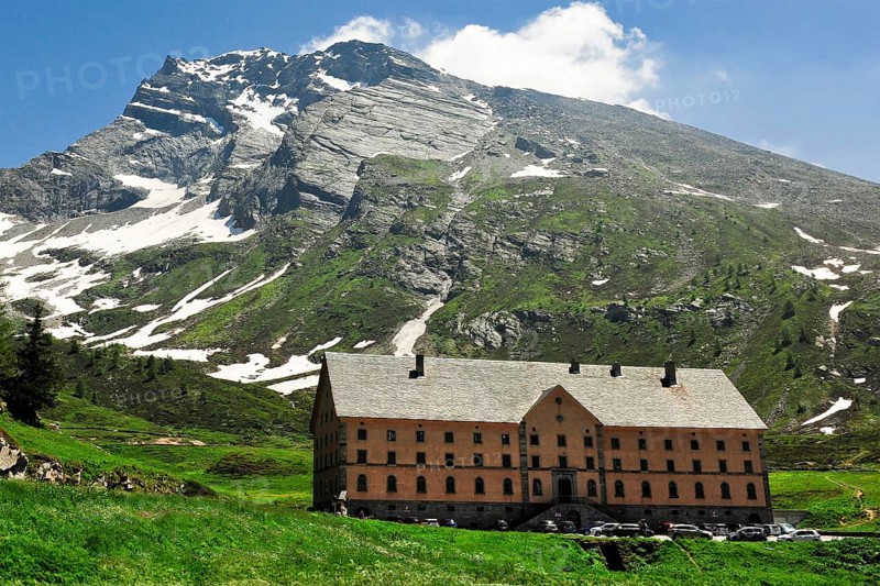 The old Simplon Hospice, Altes Simplon Hospice, Altes Spittel, Alter Spittel, Stockalper Hospice, largest hospice in the Alps, Simplon Pass Road, Simplon Pass, Simplon Pass Road, Canton Valais, Switzerland