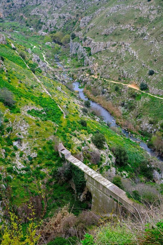 Gravinia Gorge, cave settlement, cave dwellings, houses, Sassi, Matera, Unesco World Heritage Site, Basilicata, Italy
