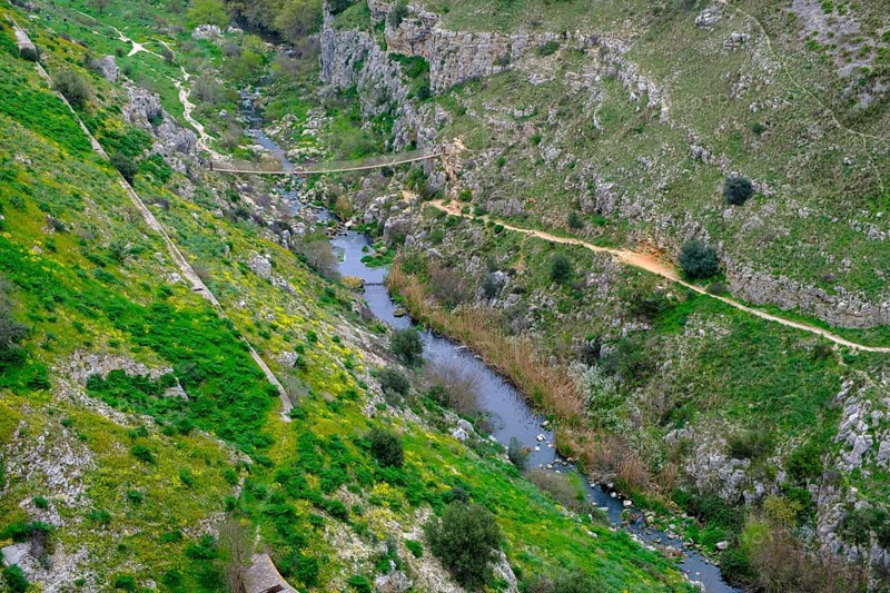 Gravinia Gorge, cave settlement, cave dwellings, houses, Sassi, Matera, Unesco World Heritage Site, Basilicata, Italy