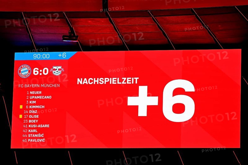 Scoreboard injury time 6 minutes, Score 6:0, Allianz Arena, Munich, Bavaria, Germany