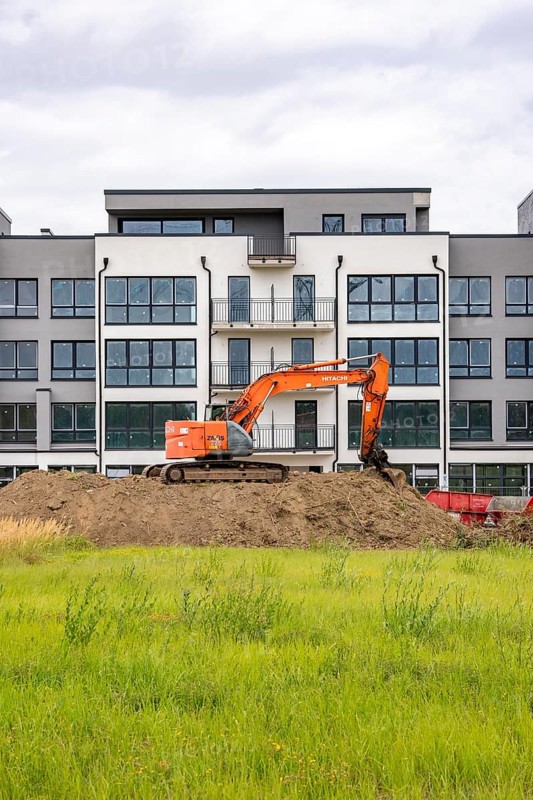 Shell construction, shortly in front of completion of a residential building, new Graf Bismarck city quarter on the Rhine-Herne Canal, residential and commercial development on the site of the power station of the former Graf Bismarck colliery, marina, in Gelsenkirchen, North Rhine-Westphalia, Germany