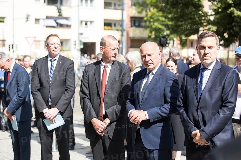 Prof. Dr Axel Klausmeier (Director of the Berlin Wall Foundation and art historian) and Kai Wegner (Governing Mayor of Berlin) at a wreath-laying ceremony to commemorate the division of the city from 13 August 1961 to 9 November 1989 and to remember the victims of tyranny at the Bernauer Strasse Memorial, Berlin, 13.08.2025