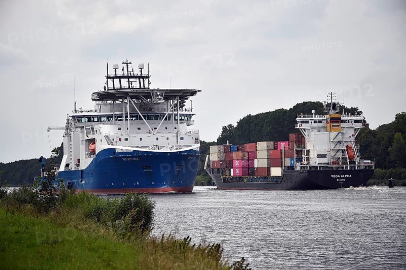 Cable carrier, sea cable carrier, ship, vessel, specialised ship, NKT VICTORIA sails in the Kiel Canal, NOK, Kiel Canal, Kiel Canal, Schleswig-Holstein, Germany
