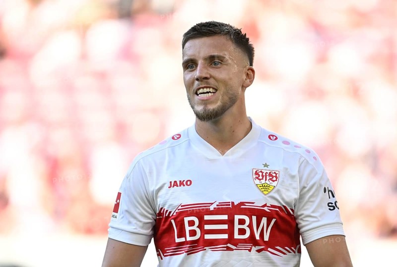Ermedin Demirovic VfB Stuttgart (09) portrait Gesture Gesture Laughs MHPArena, MHP Arena Stuttgart, Baden-Württemberg, Germany