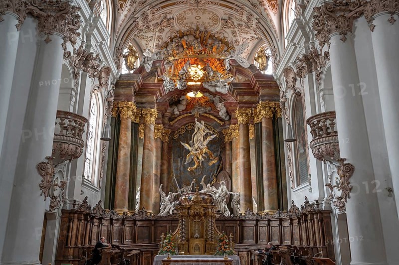 Chancel with the Assumption of Mary with the Apostles, a work by the Asam brothers built between 1717 and 1723, Abbey Church of the Assumption of the Virgin Mary, Rohr, Lower Bavaria, Germany