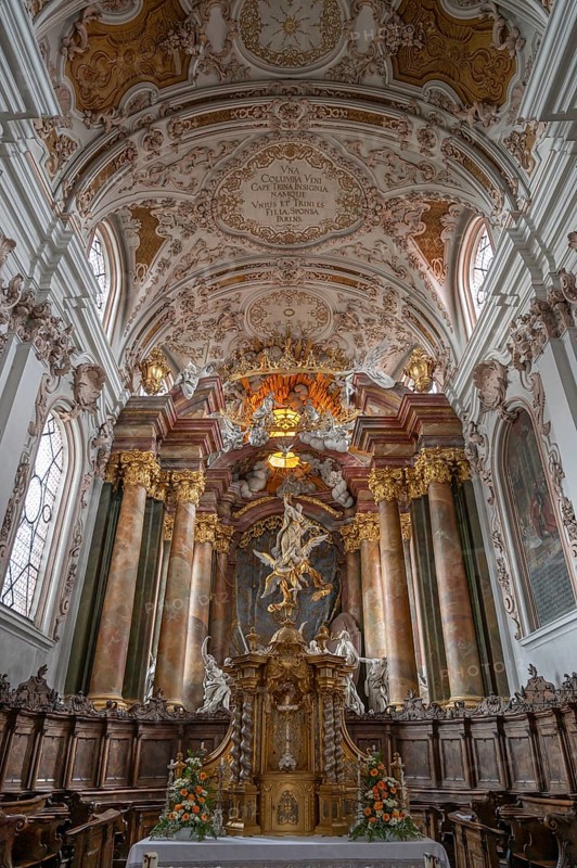 Chancel with the Assumption of Mary with the Apostles, a work by the Asam brothers built between 1717 and 1723, Abbey Church of the Assumption of the Virgin Mary, Rohr, Lower Bavaria, Germany