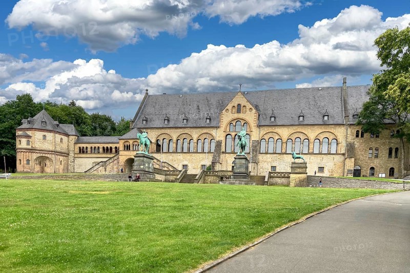 View over forecourt to historical building of Kaiserpfalz Goslar from Middle Ages built in 11th century by Emperor Henry III, UNESCO World Heritage Site, Goslar, Harz, Lower Saxony, Germany