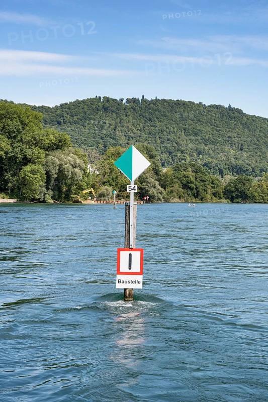 Navigation sign with construction site sign, Wiffe, sign for inland navigation, which marks the navigation channel on the Rhine, High Rhine, Hemishofen, Canton Schaffhausen, Switzerland