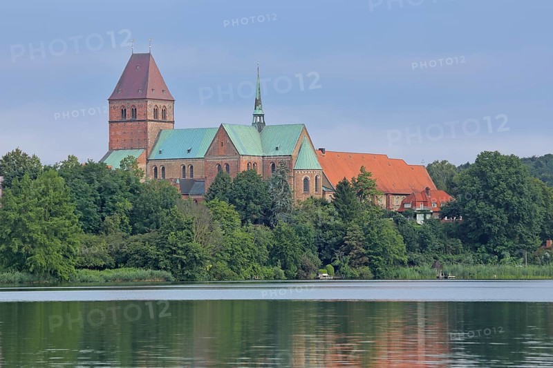 Romanesque cathedral with cathedral lake, Brick Romanesque, Brick church, Romanesque, Lake, Ratzeburg, Schleswig-Holstein, Germany