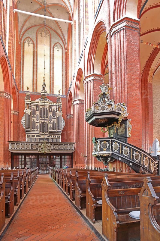 Gothic UNESCO St. Nikolai Church with pulpit and pulpit bonnet, pulpit cover, soundboard, pulpit canopy, organ, Wismar, Mecklenburg-Western Pomerania, Germany