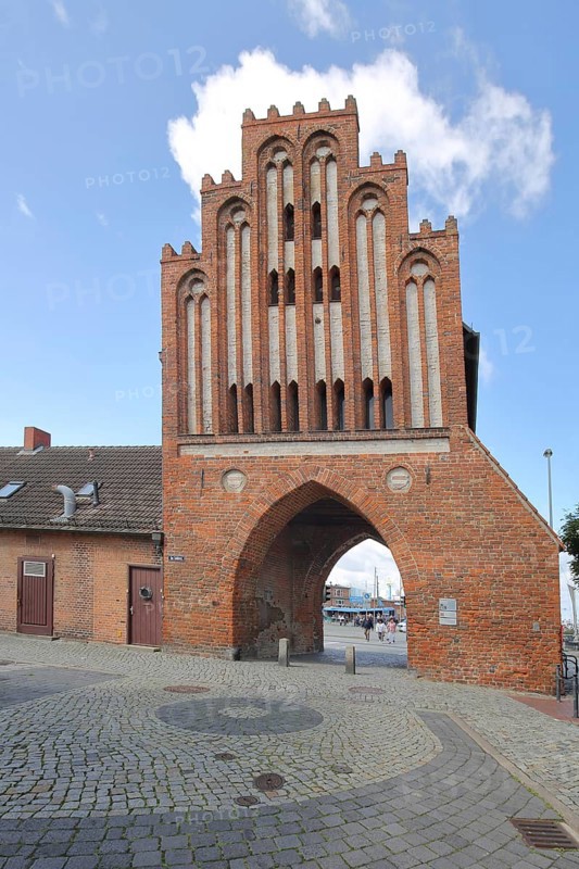 Historic water gate as part of the former city fortifications, Brick Gothic, Brick building, City gate, Stepped gable, Stepped gable, Stepped gable, Wismar, Mecklenburg-Vorpommern, Germany