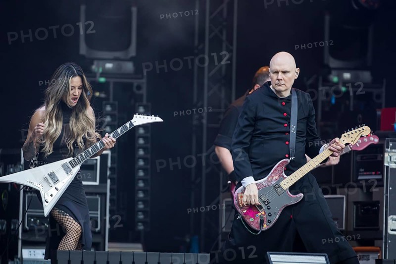 Kiki Wong (guitarist) and Billy Corgan (singer) from The Smashing Pumpkins live on The Aghori Tour at the Zitadelle Spandau in Berlin on 06/08/2025