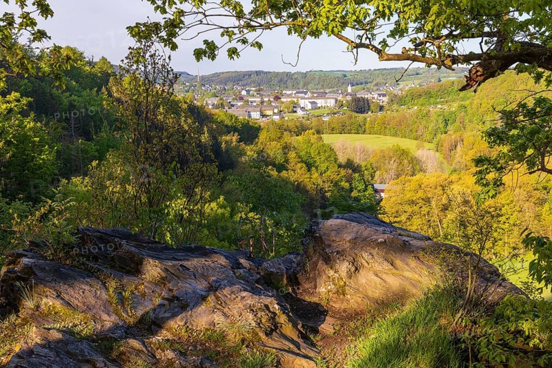 Viewpoint Teufelsnase with view over the Zschopau valley with aqueduct and town view of Zschopau, Erzgebirge, Saxony, Germany