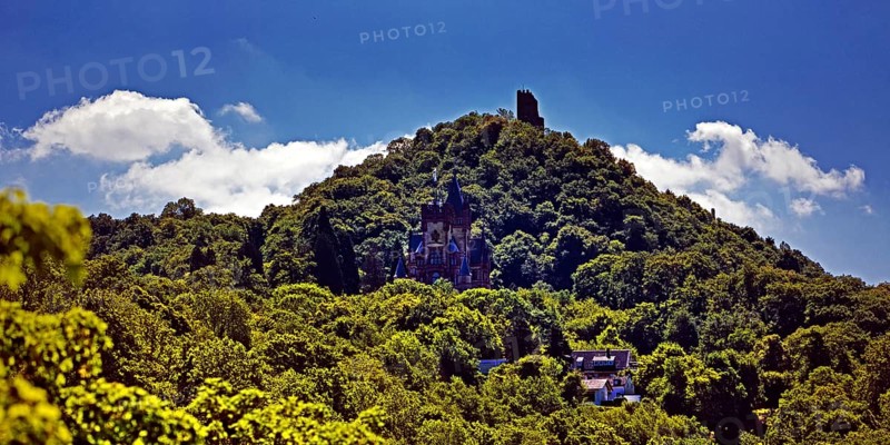 The Drachenfels mountain with Drachenburg Castle and the castle ruins, Siebengebirge, Königswinter, North Rhine-Westphalia, Germany
