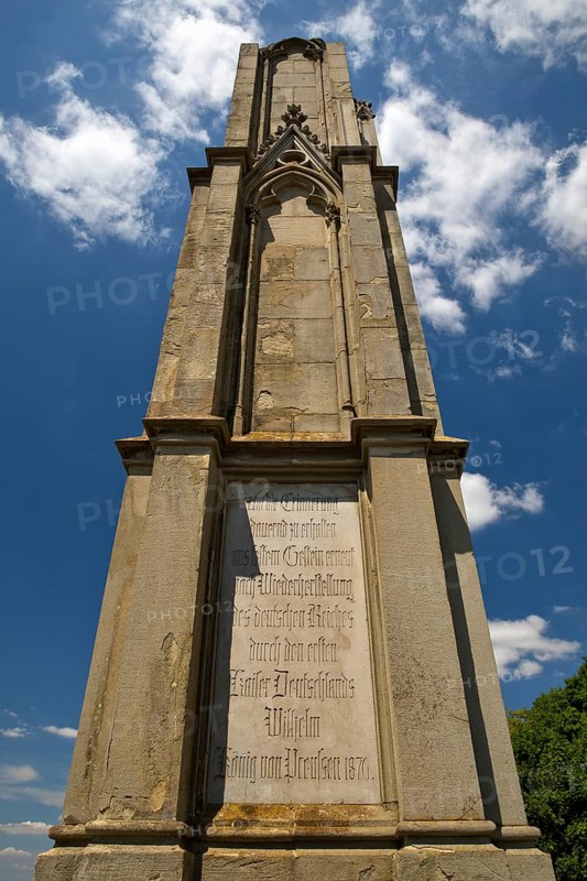 Landsturm monument, neo-Gothic pinnacle on the Drachenfels mountain, Siebengebirge, Königswinter, North Rhine-Westphalia, Germany