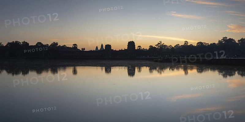 Angkor Wat, sunrise, Angkor, UNESCO World Heritage Site, Siem Reap, Cambodia, Indochina, Southeast Asia