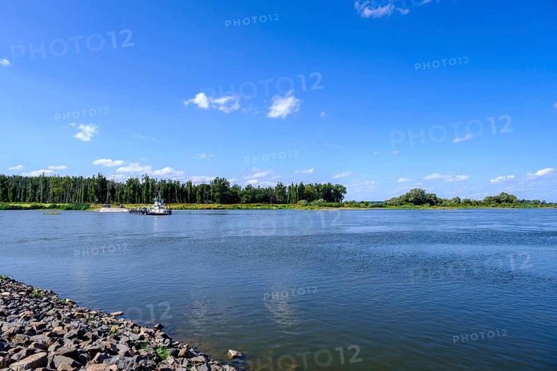 Yaw rope ferry, car ferry across the Elbe near Havelberg, Werben, Saxony-Anhalt, Germany