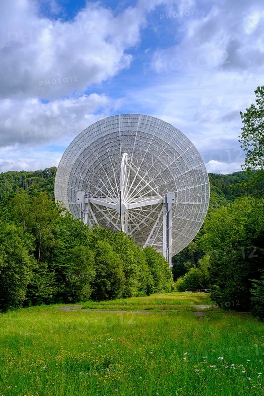 Radio telescope, Effelsberg, near Bad Münstereifel, Eifel, North Rhine-Westphalia, Germany