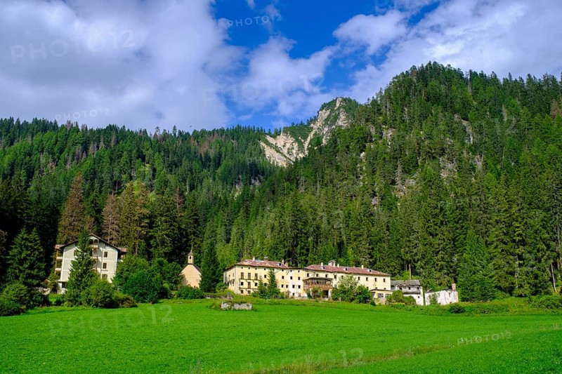 Ruin, former bath, spa, sanatorium, lost place, Altprags, Braies Valley, Val Pusteria, South Tyrol, Italy