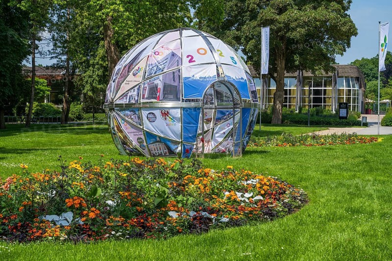 Park in front of the entrance to the garden show, walk-in sphere, pavilion, Bad Lippspringe, climatic health resort, Westphalia, North Rhine-Westphalia, Germany